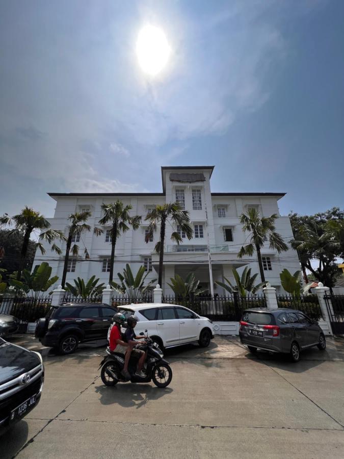 Le Semar Hotel Karawaci Dahung Exteriör bild