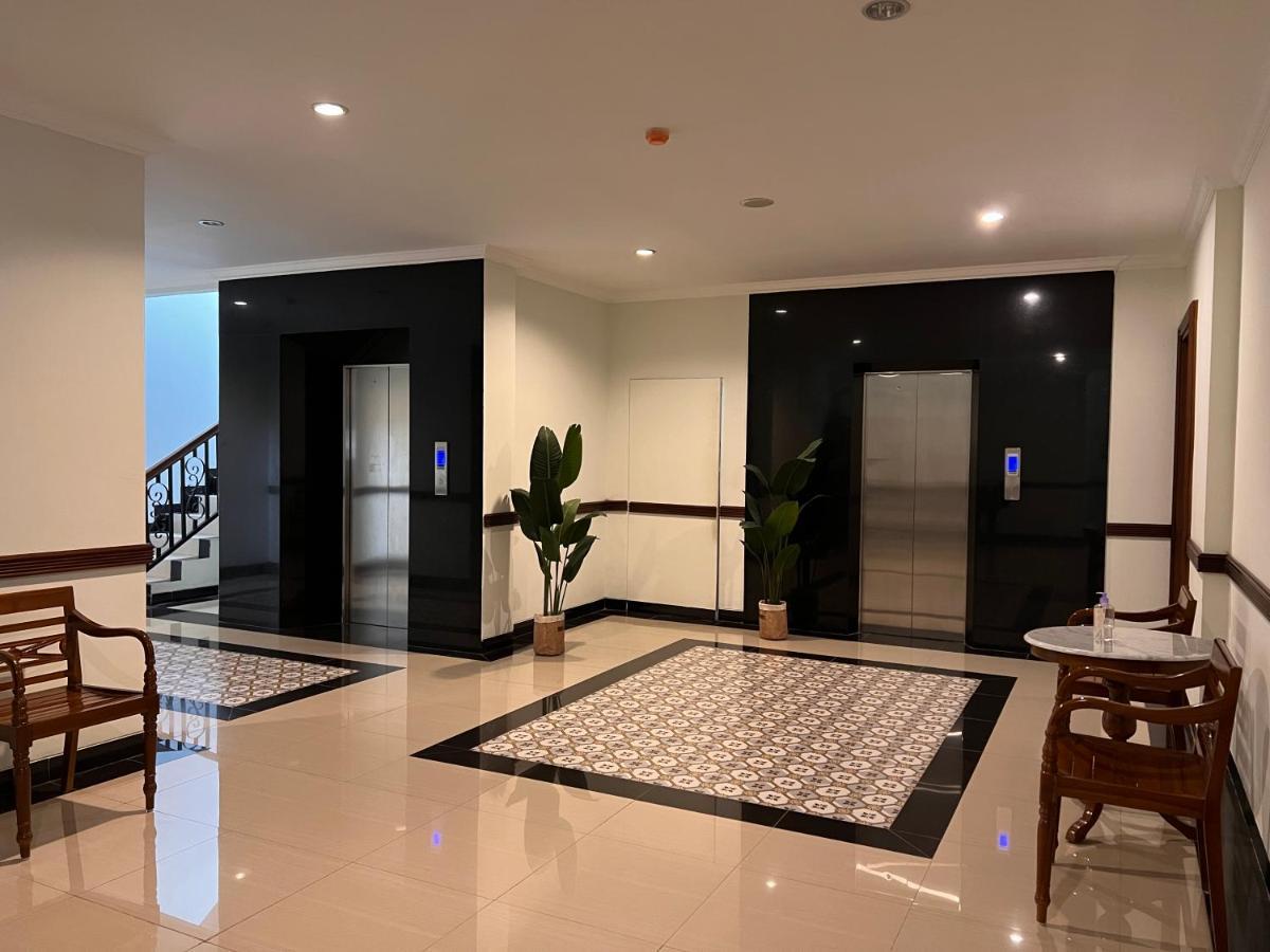 Le Semar Hotel Karawaci Dahung Exteriör bild
