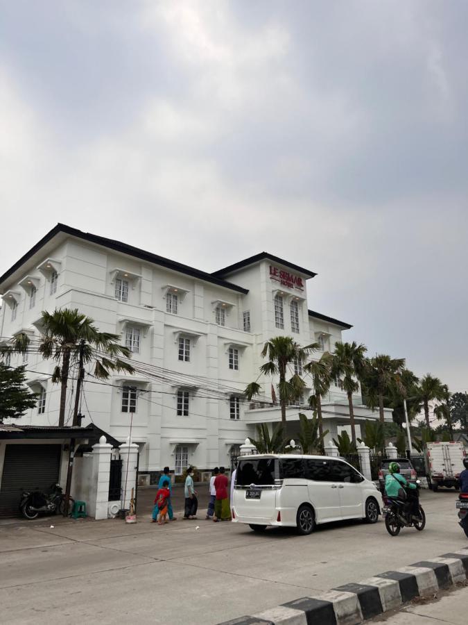 Le Semar Hotel Karawaci Dahung Exteriör bild